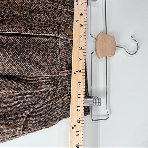 NWT Forever 21 Leopard Print Ultra High Rise Baggy Fit Mom Jeans Cuffed Ankle - Picture 9 of 10